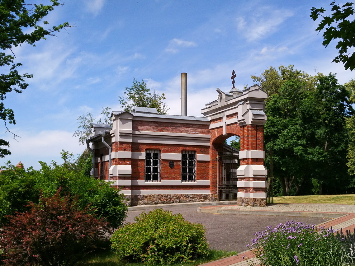 Мир, Красноармейская улица, 2 корп. 1*