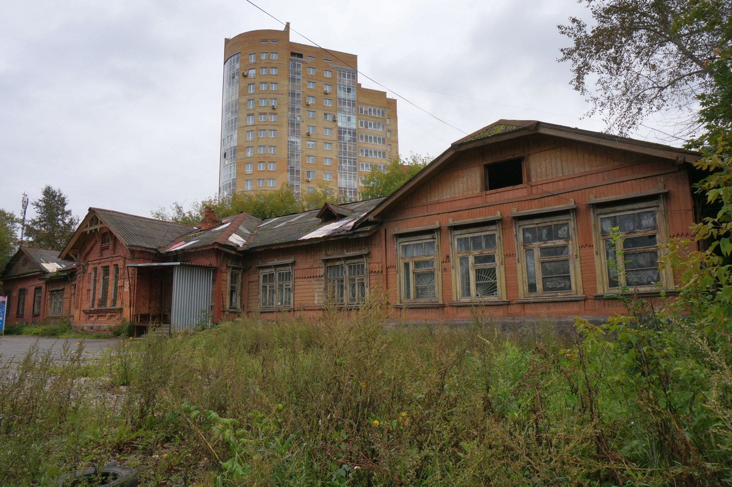 Пермь, Улица Барамзиной, 38; Улица Барамзиной, 42/2