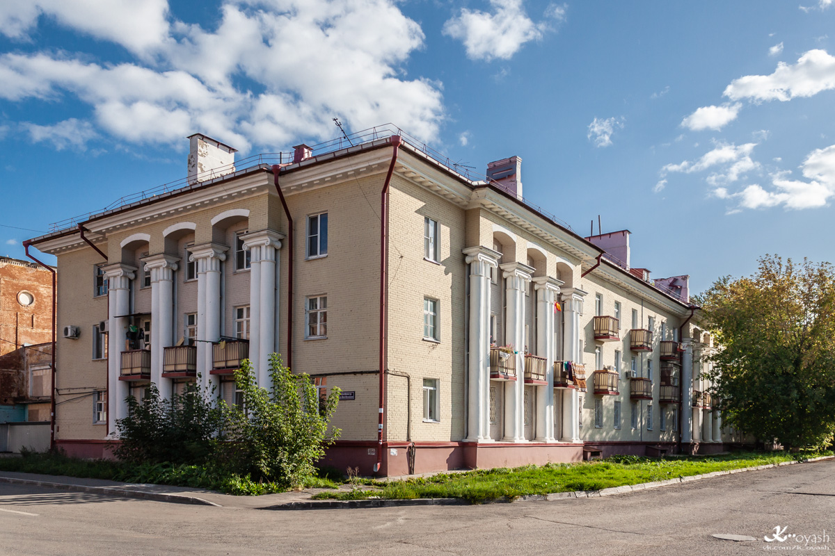 Казань, Адмиралтейская улица, 15 / Мало-Московская улица, 21