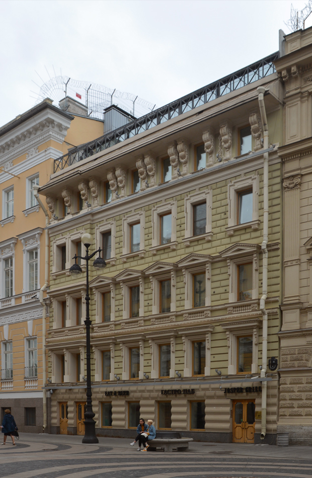 Санкт-Петербург, Большая Морская улица, 4 / Набережная реки Мойки, 49
