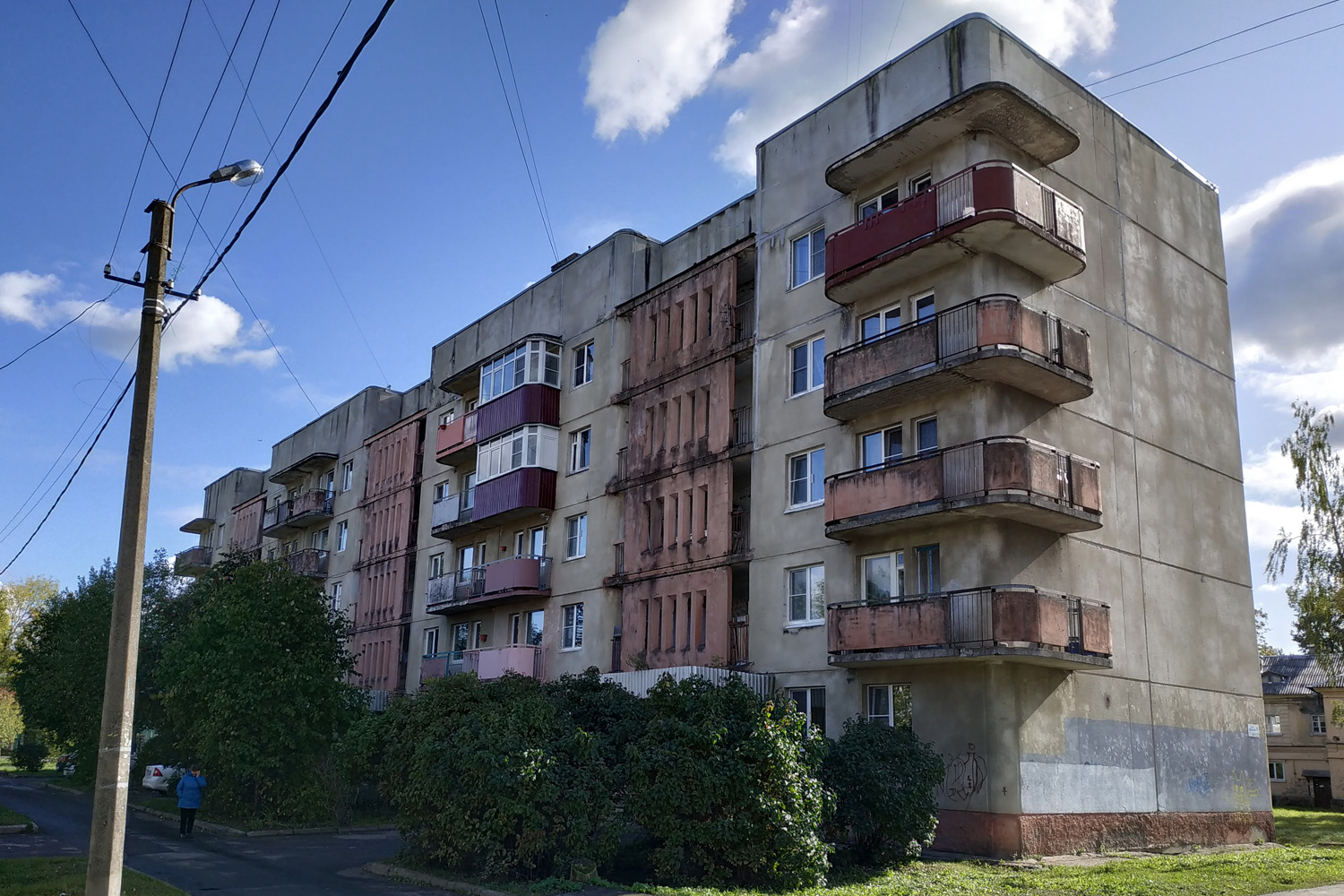 Коммунар, Школьная улица, 4