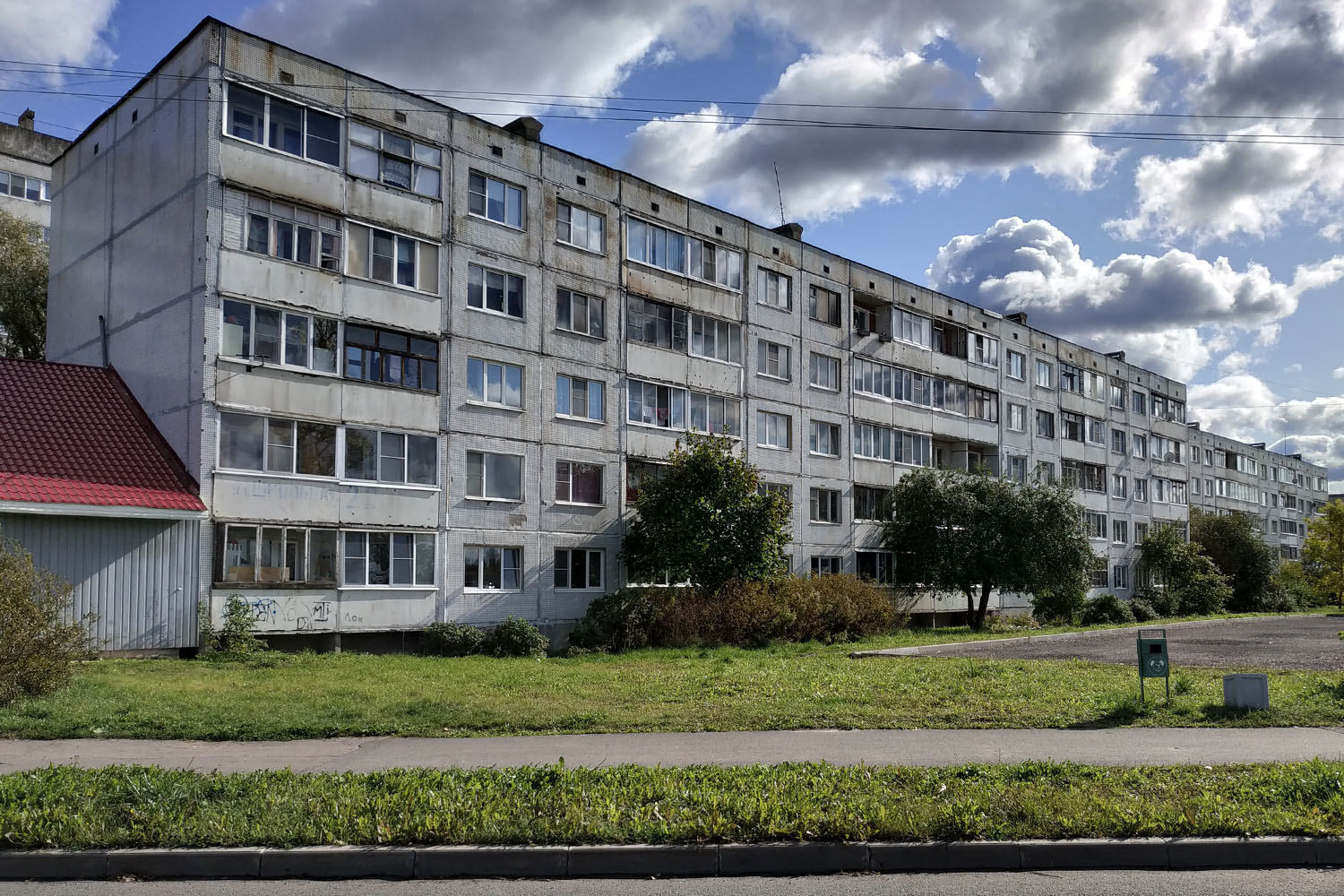 Коммунар, Школьная улица, 22 лит. А
