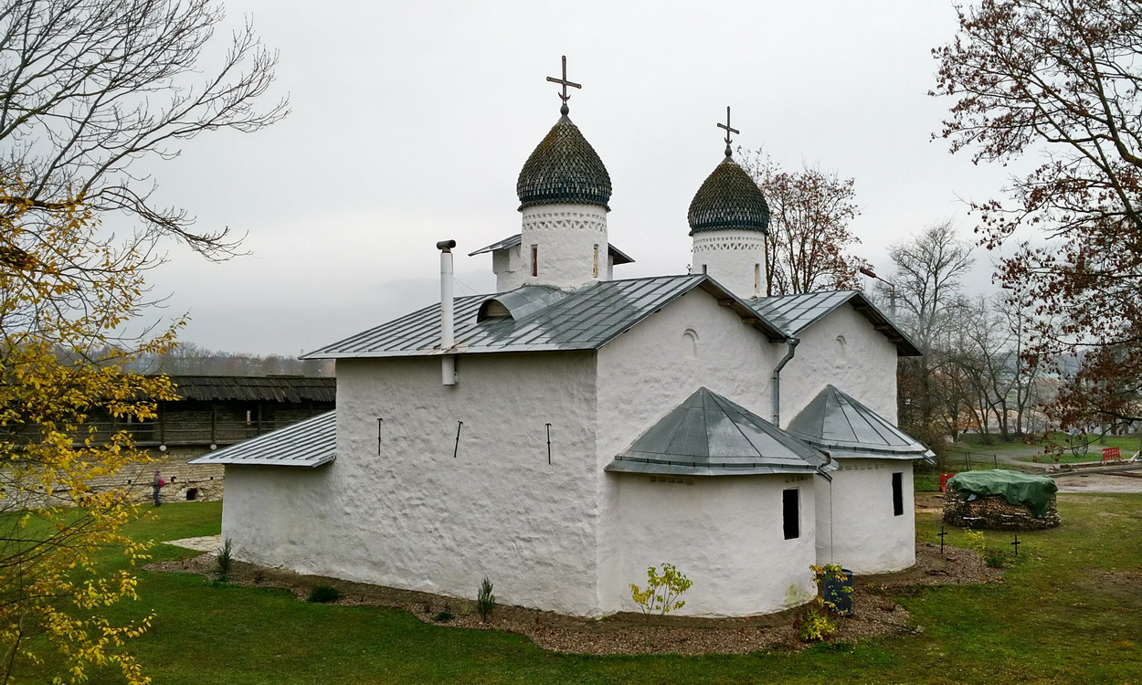 Псков, Улица Свердлова, 1