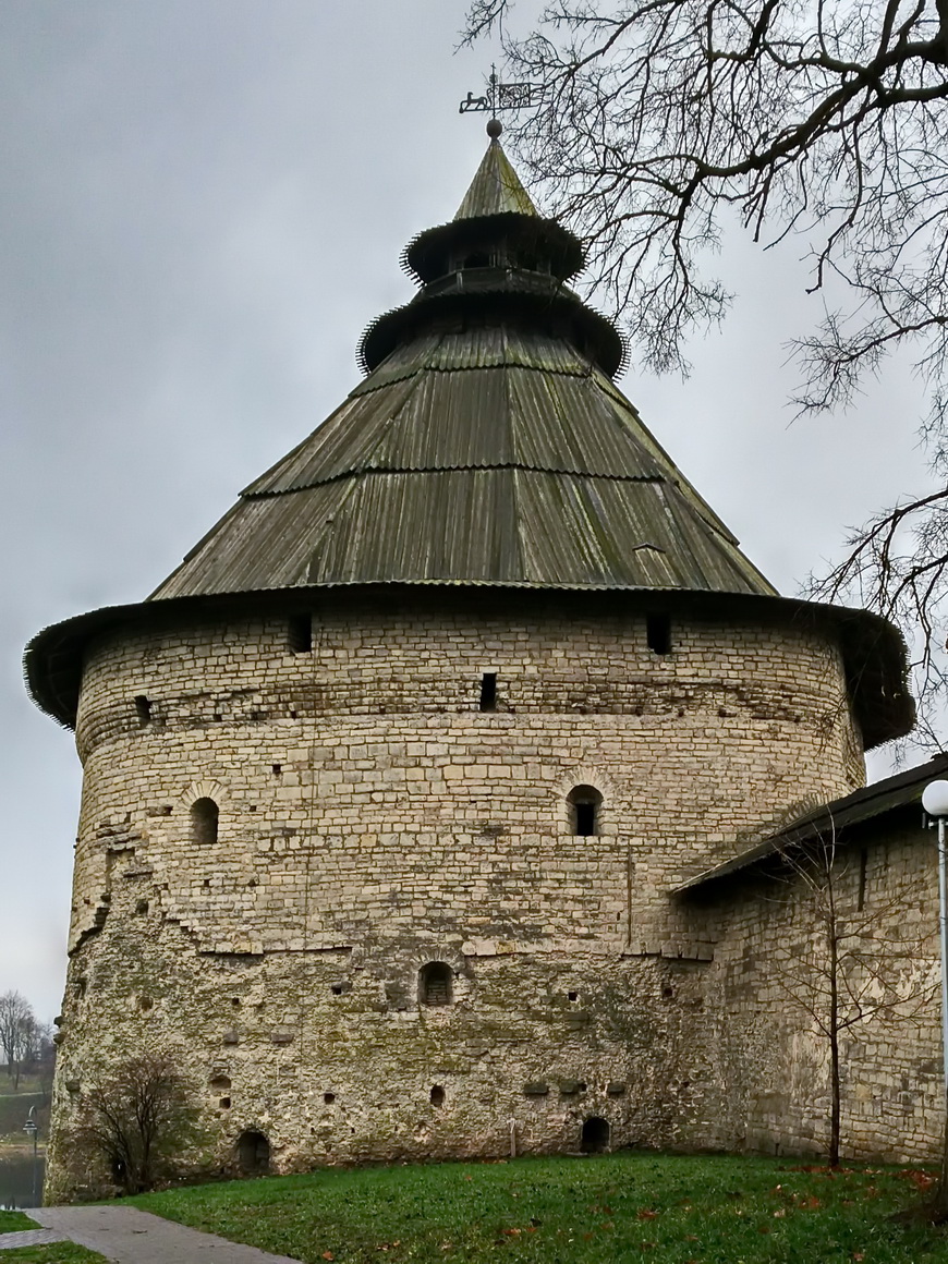 Псков, Улица Свердлова, 1*