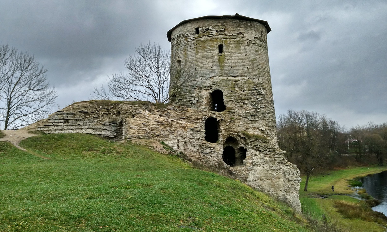 Псков, Гремячая улица, 7*