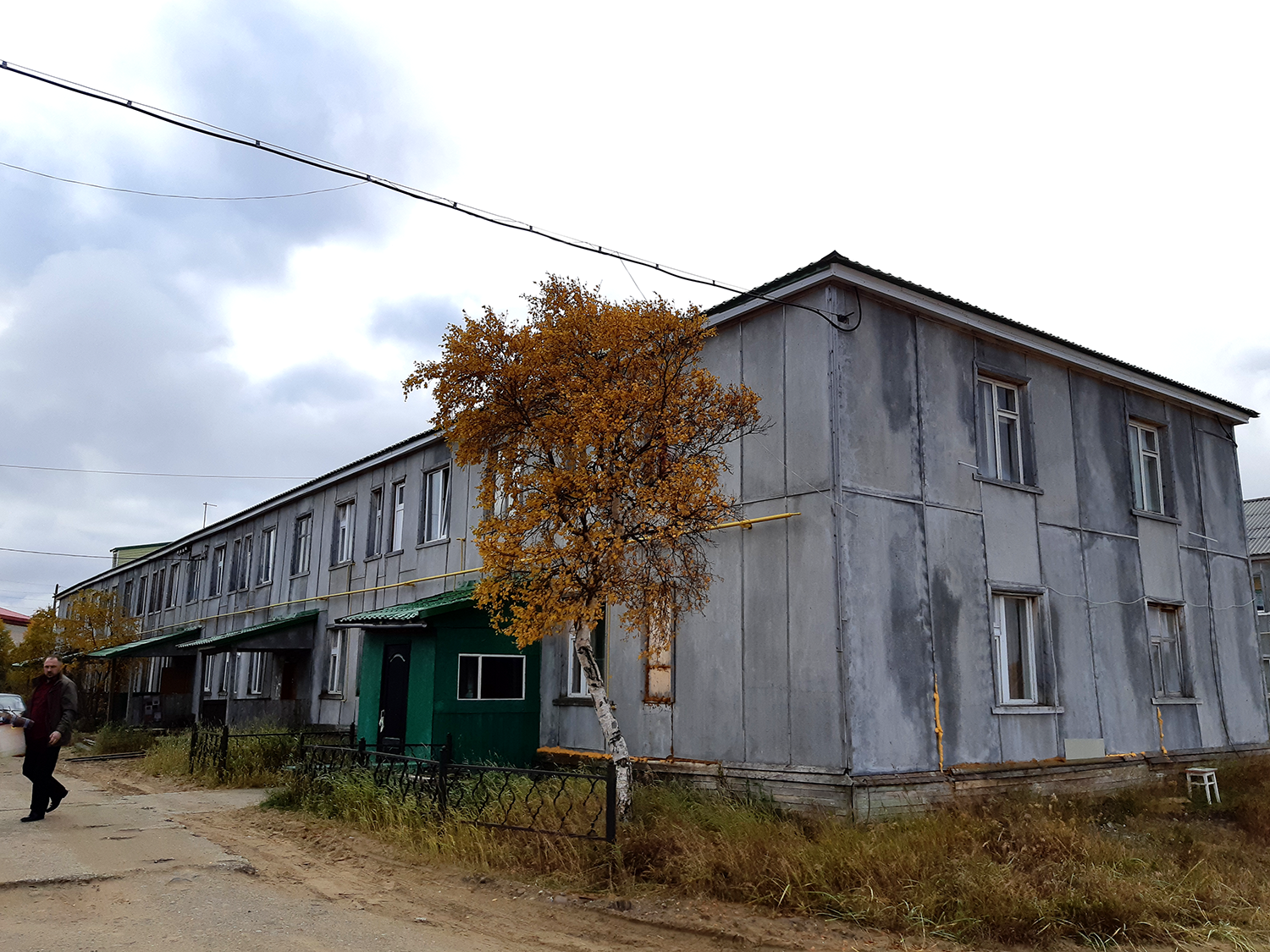 Искателей, Улица Нефтяников, 20