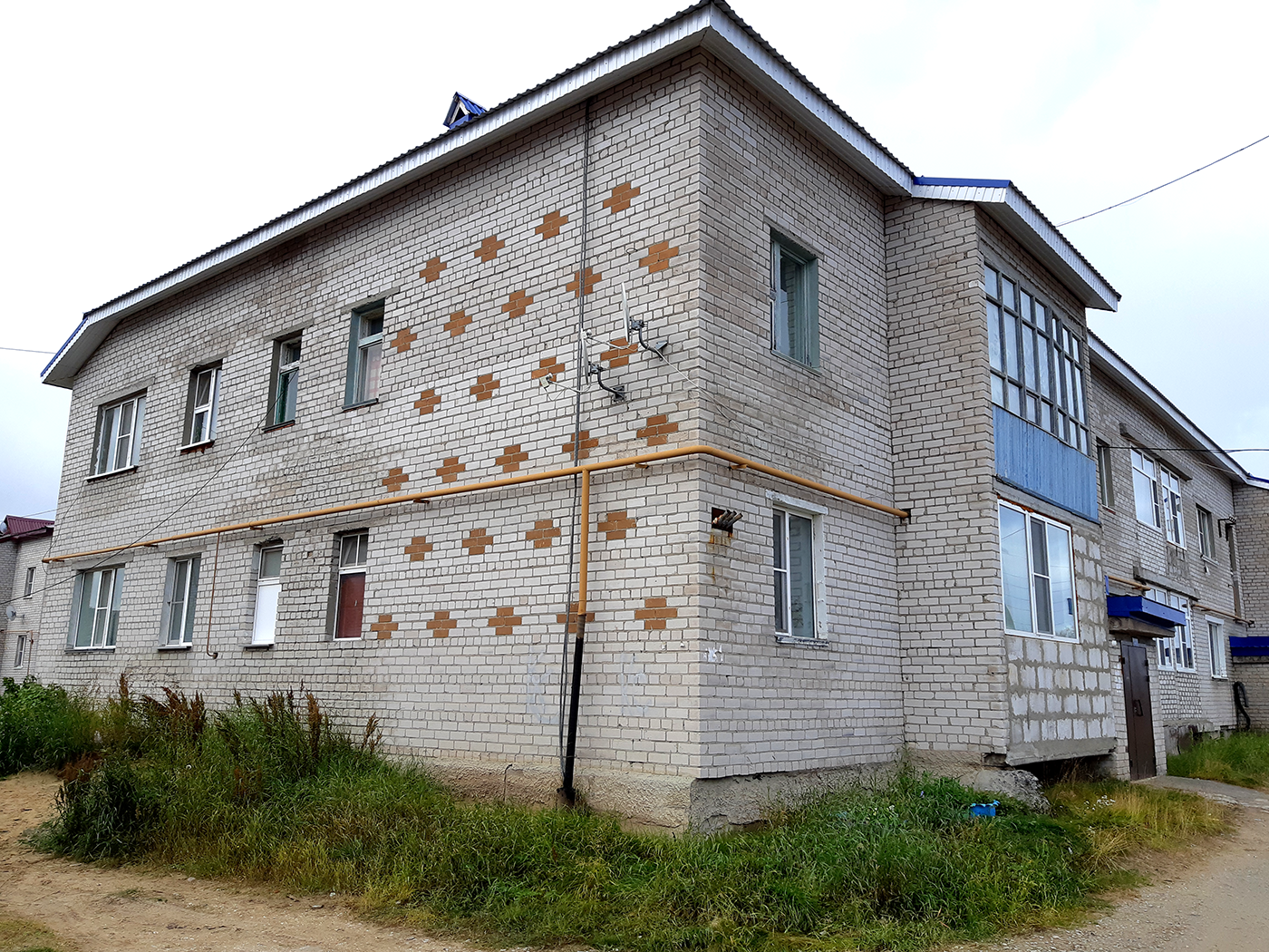 Искателей, Улица Поморская, 10