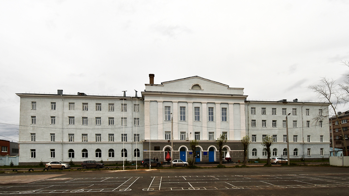 Perm, Бульвар Гагарина, 33