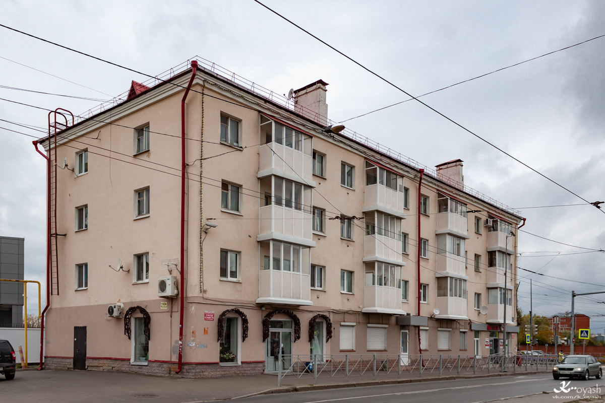 Казань, Гвардейская улица, 2 / Улица Патриса Лумумбы, 22
