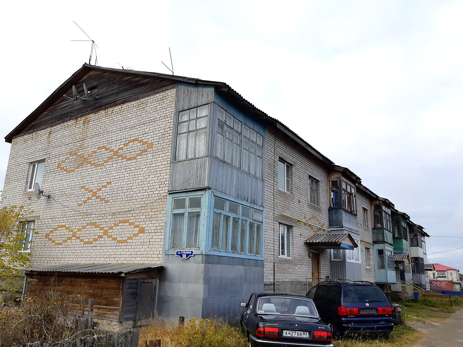 Искателей, Улица Губкина, 30