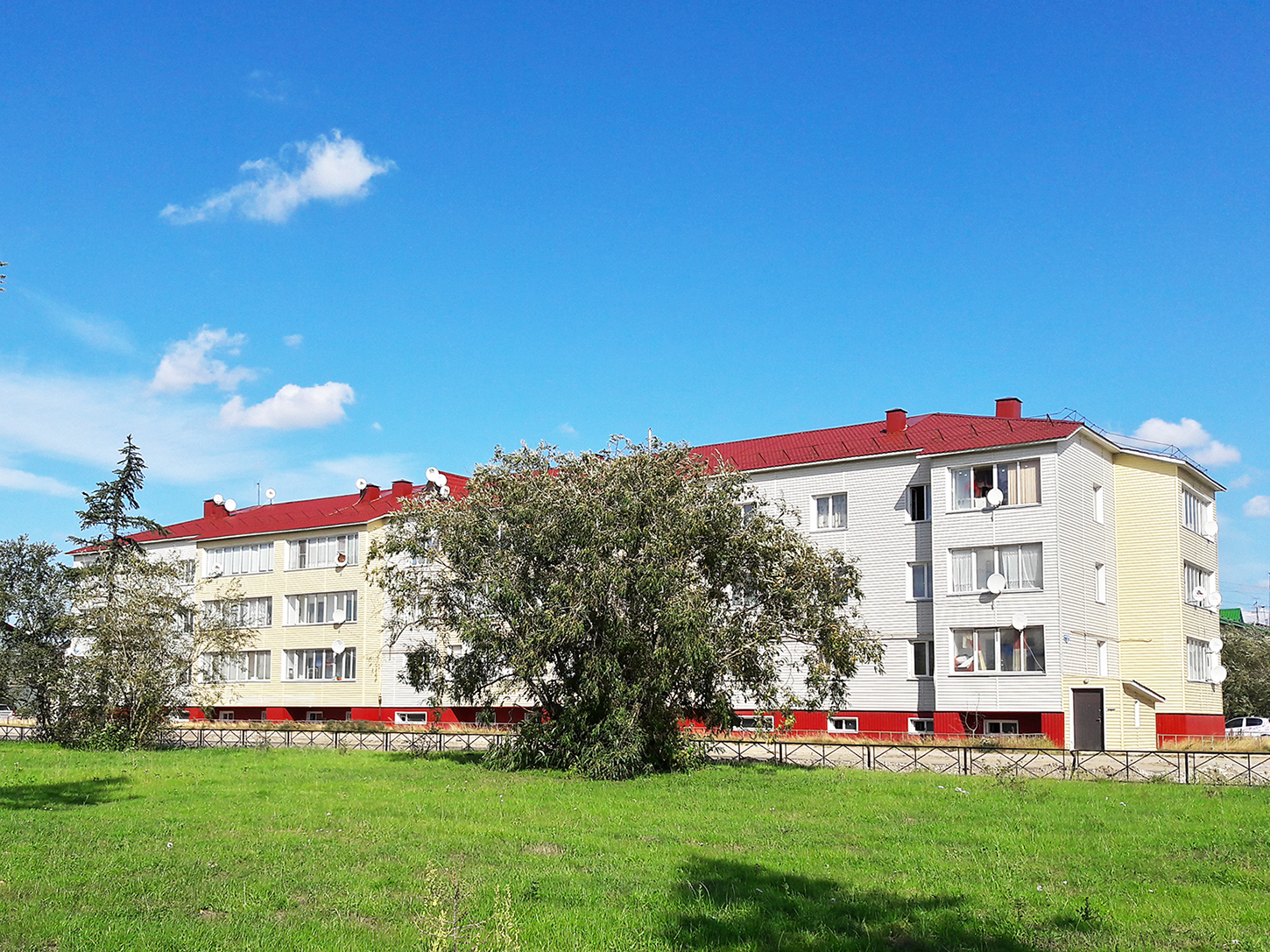 Искателей, Улица Монтажников, 12