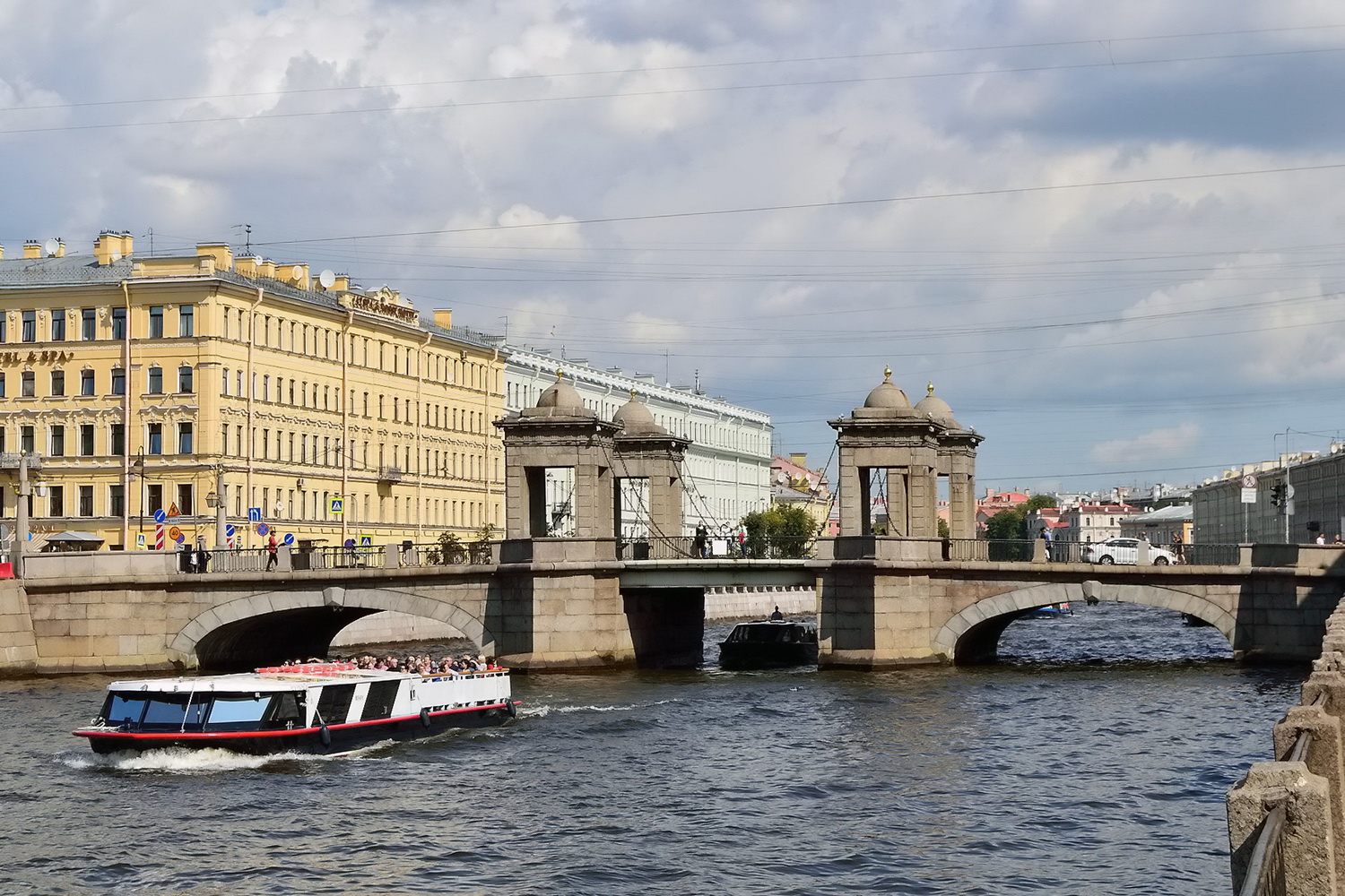 Санкт-Петербург, Мост Ломоносова