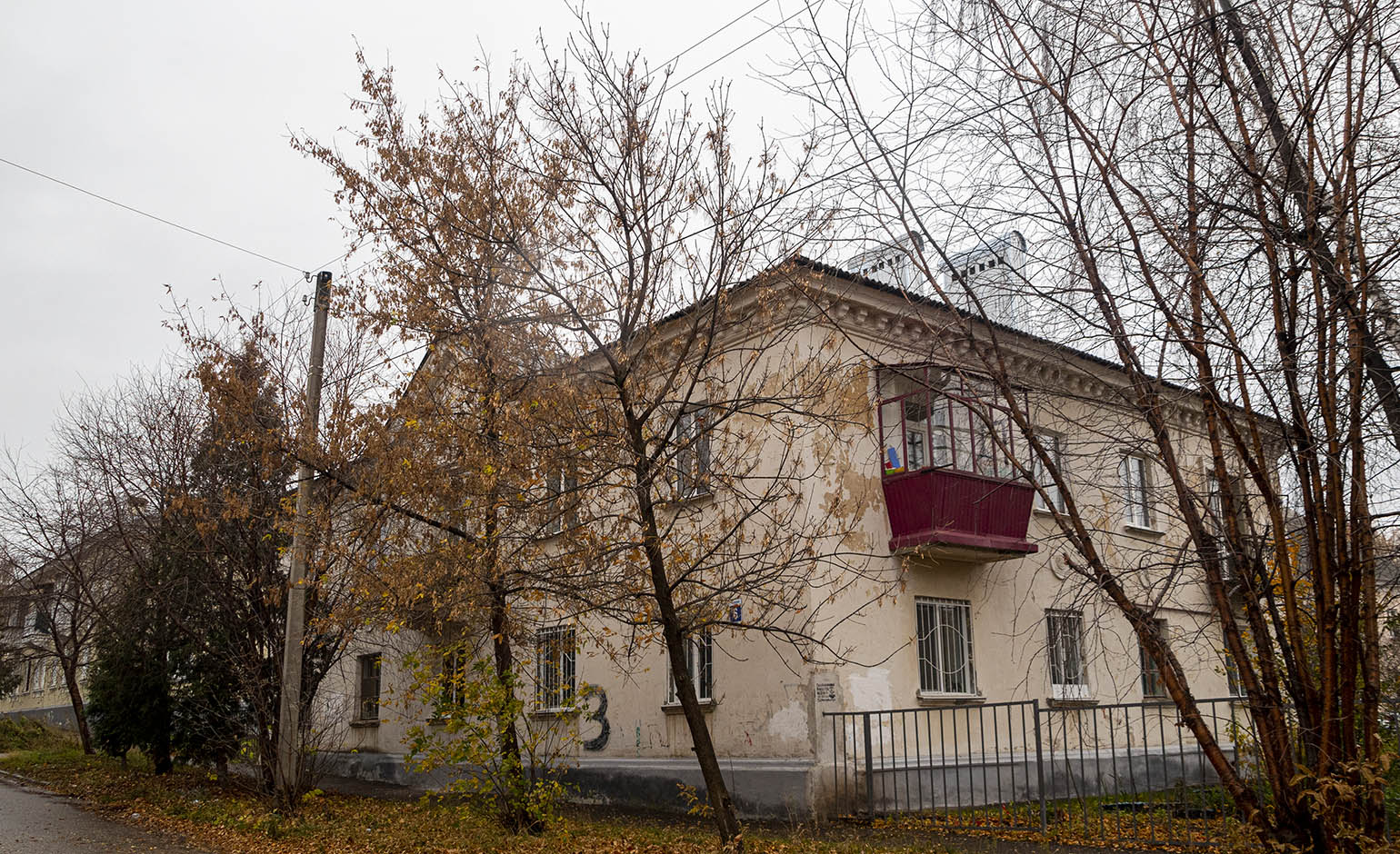 Oktjabrski, Улица Калинина, 6