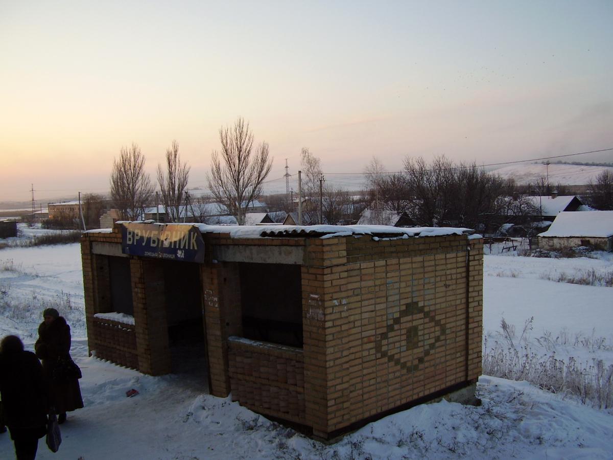 Покровский район, прочие н.п., с. Островское, Молодёжная улица