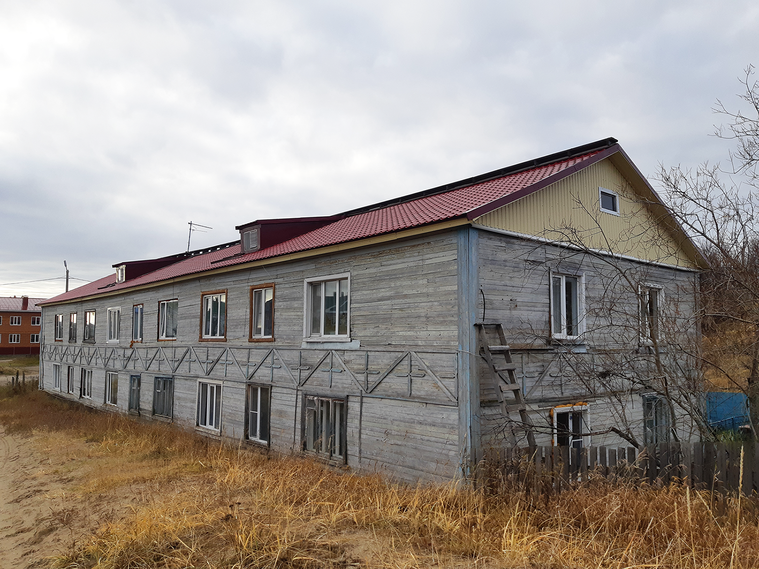 Iskateley, Озёрная улица, 1Б