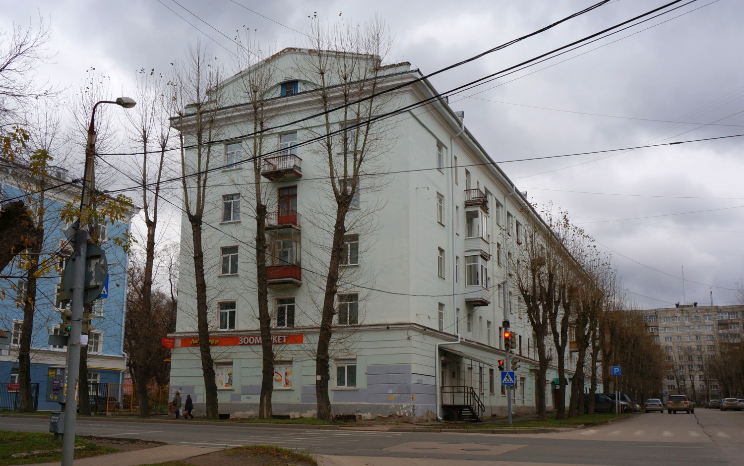Пермь, Улица Братьев Вагановых, 7 / Улица Лебедева, 35