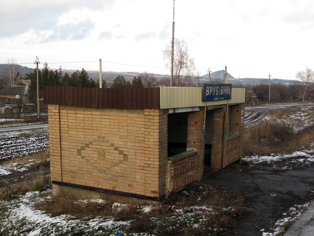 Покровский район, прочие н.п., с. Островское, Молодёжная улица