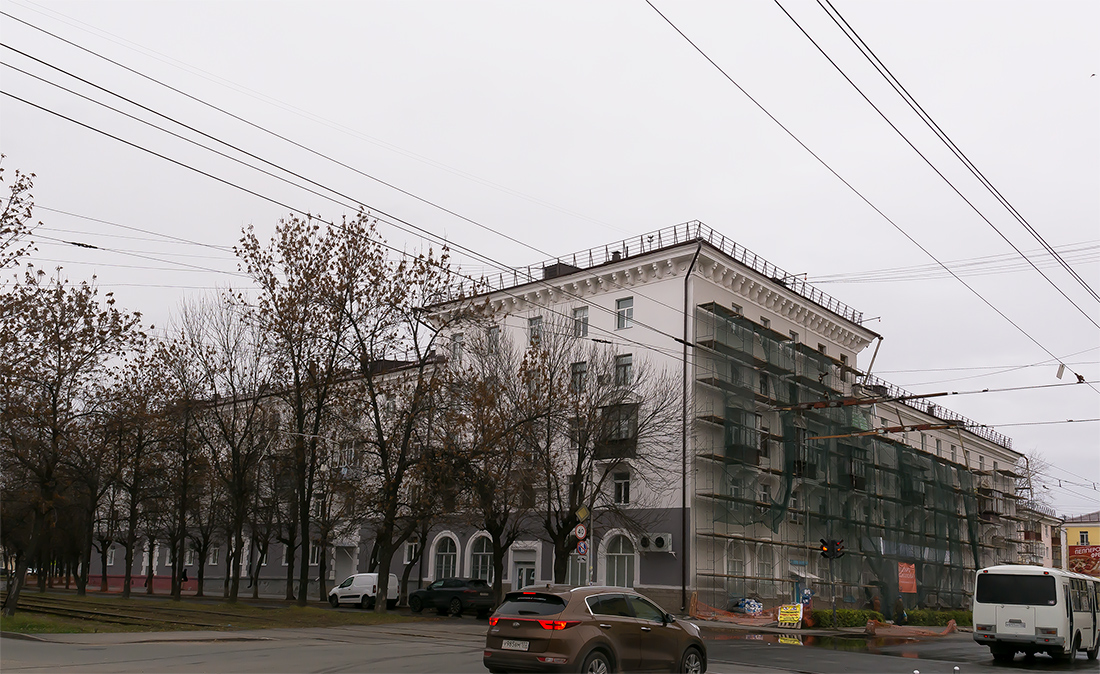 Уфа, Улица Космонавтов, 9 / Кольцевая улица, 16