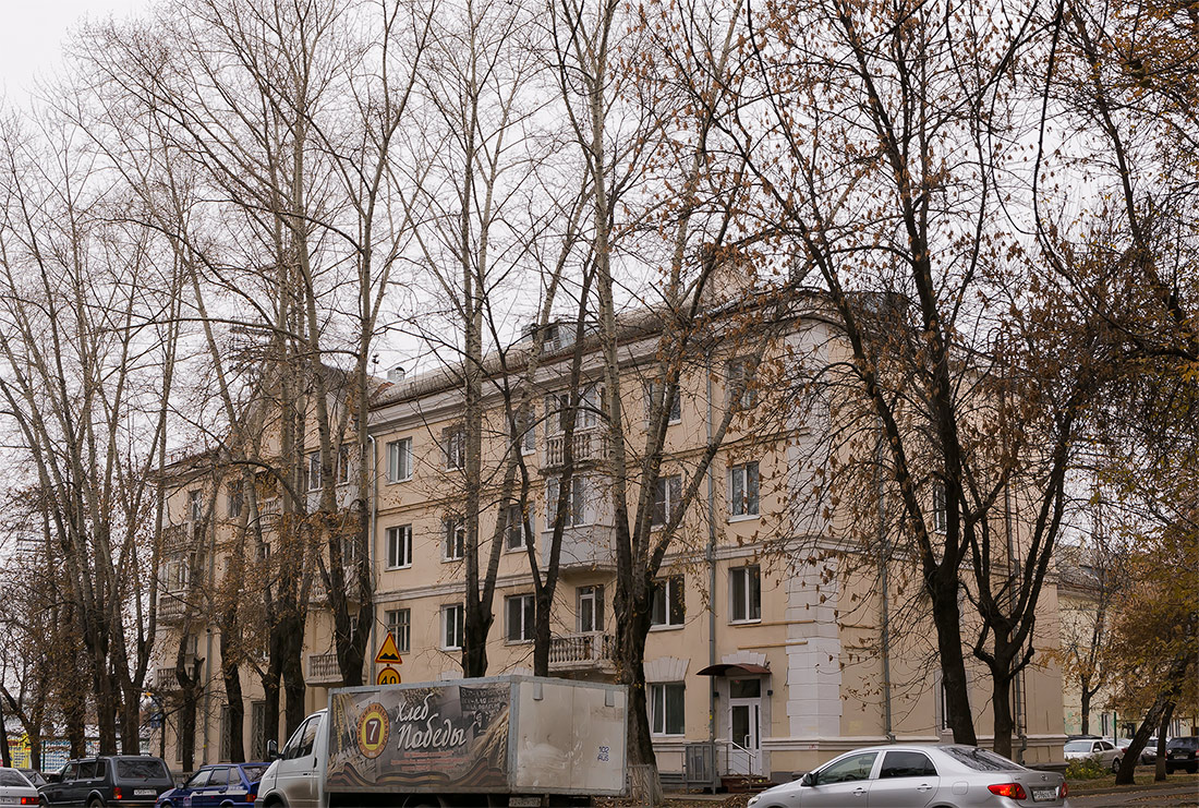 Уфа, Улица Александра Невского, 19 / Улица Калинина, 71