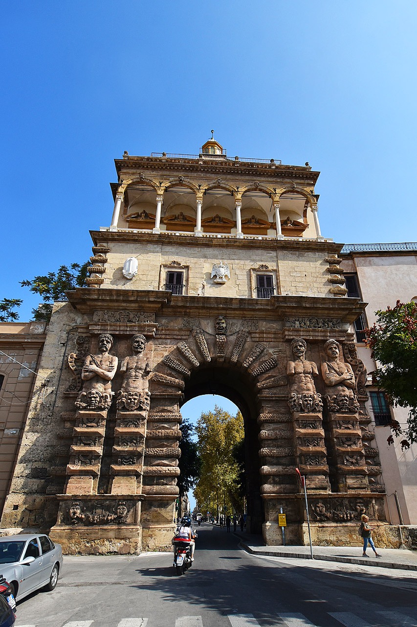 Палермо, Piazza Indipendenza, 1