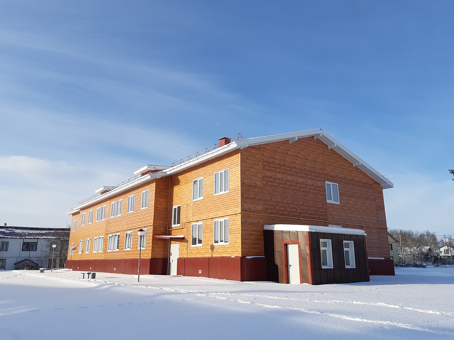 Iskateley, Озёрная улица, 3