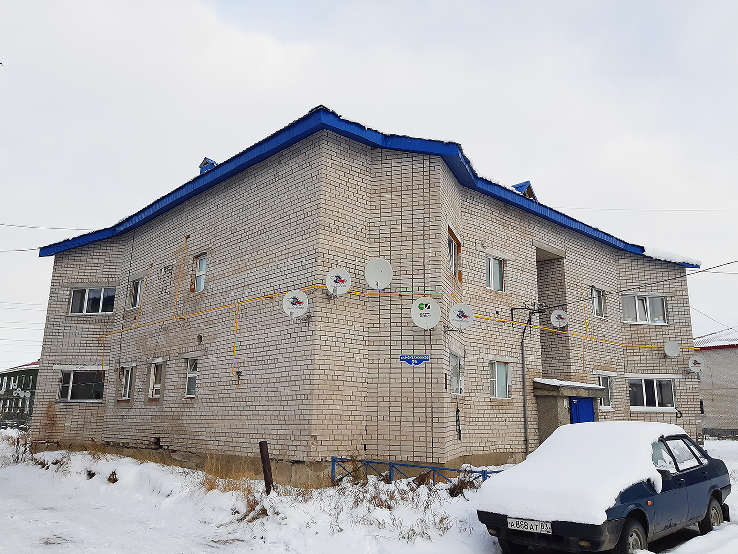 Искателей, Улица Монтажников, 2Б