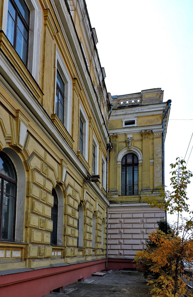 Charków, Площадь Конституции, 28