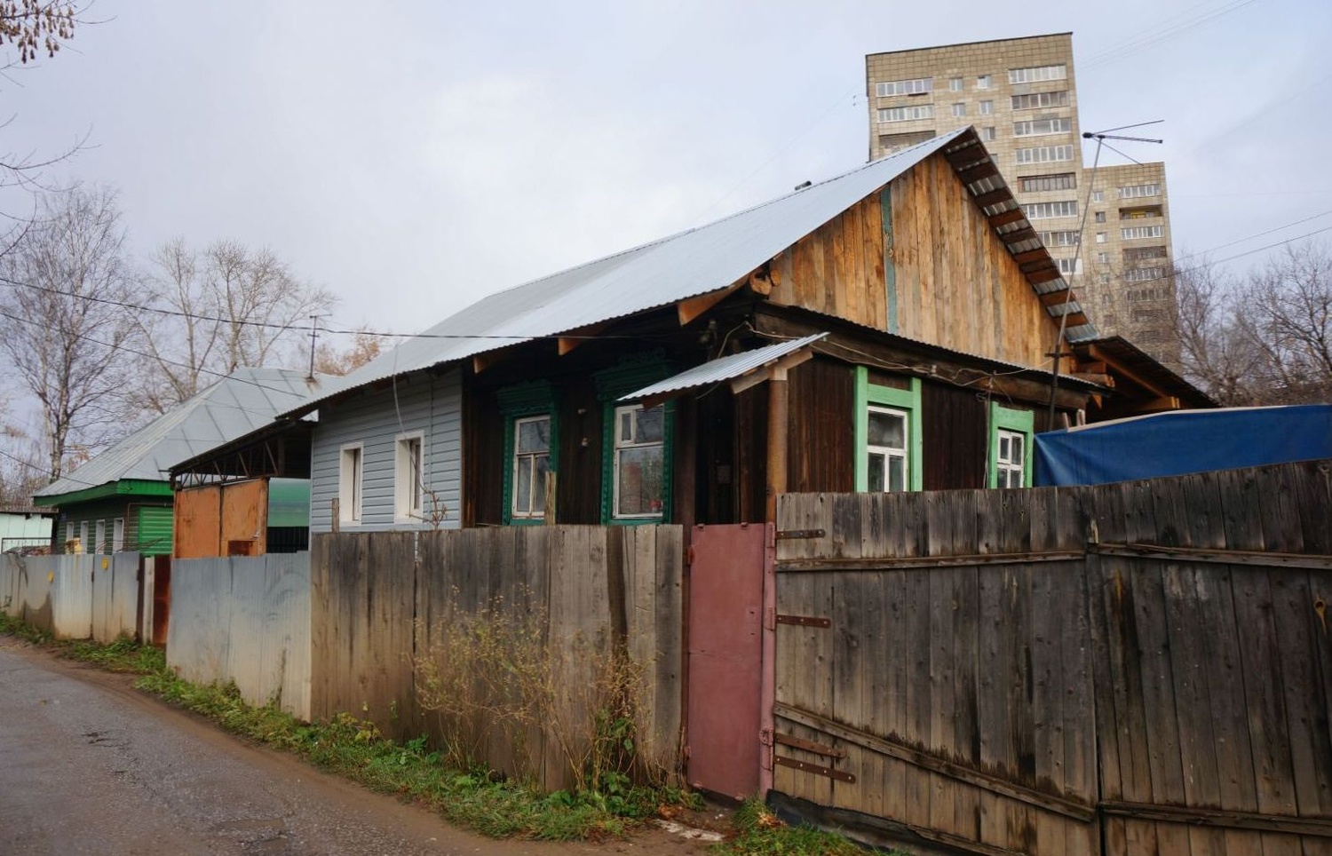 Perm, Подгорная улица, 64; Подгорная улица, 66