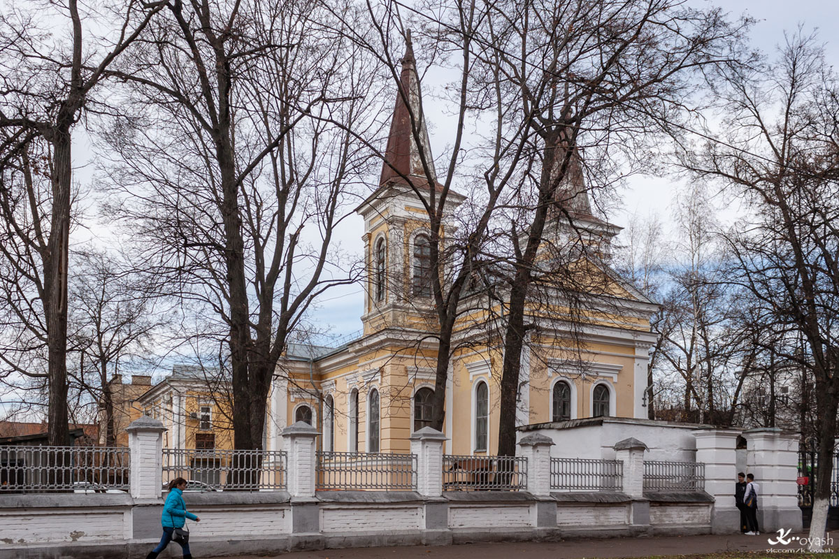 Казань, Улица Максима Горького, 28 / Улица Толстого, 17