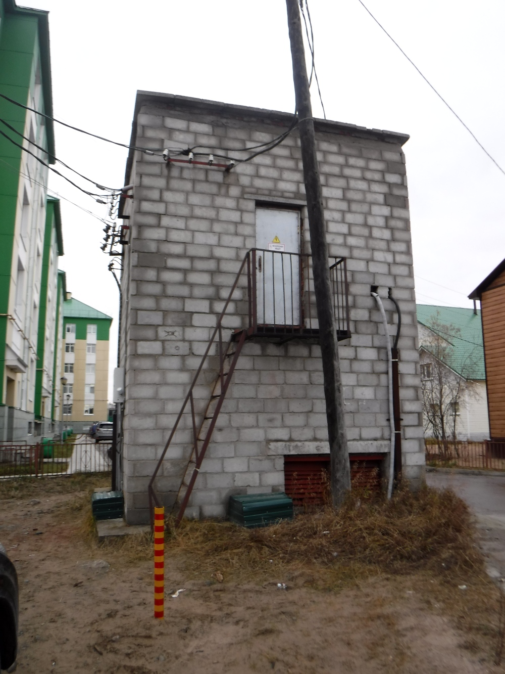Naryan-Mar, Улица Хатанзейского, 13*
