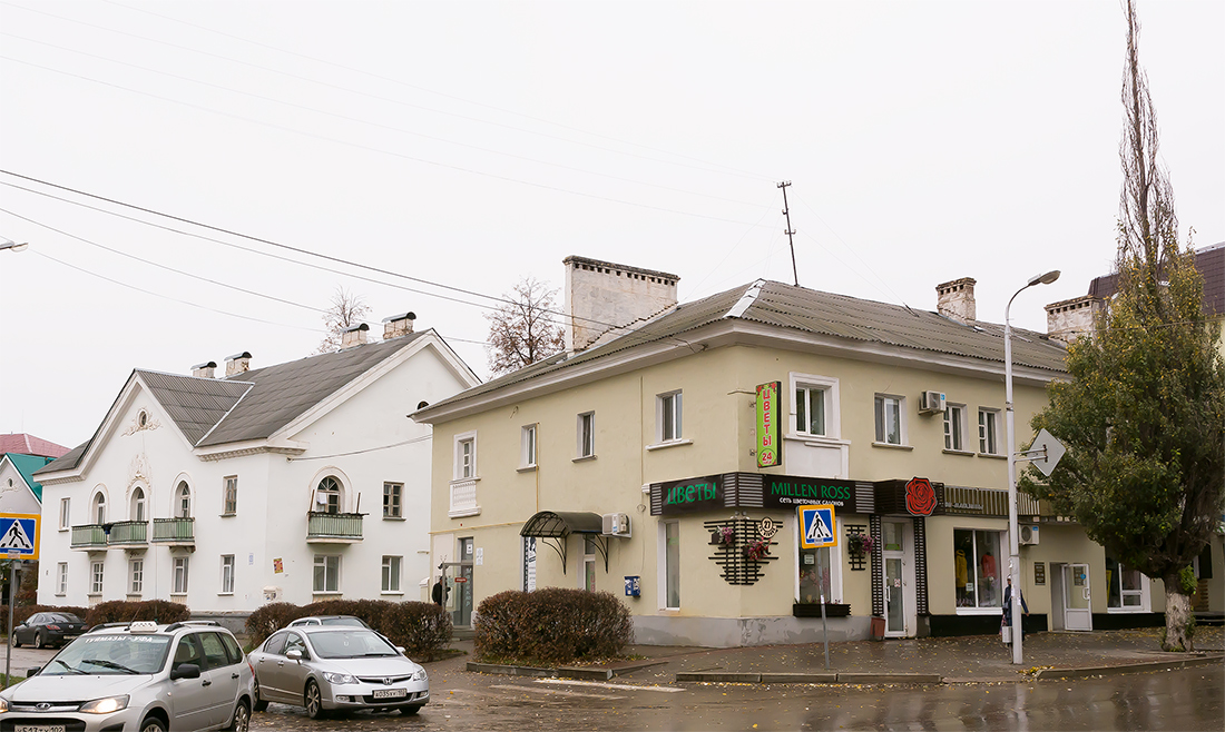 Oktyabrski, Улица Свердлова, 63; Проспект Ленина, 27 / Улица Свердлова, 65