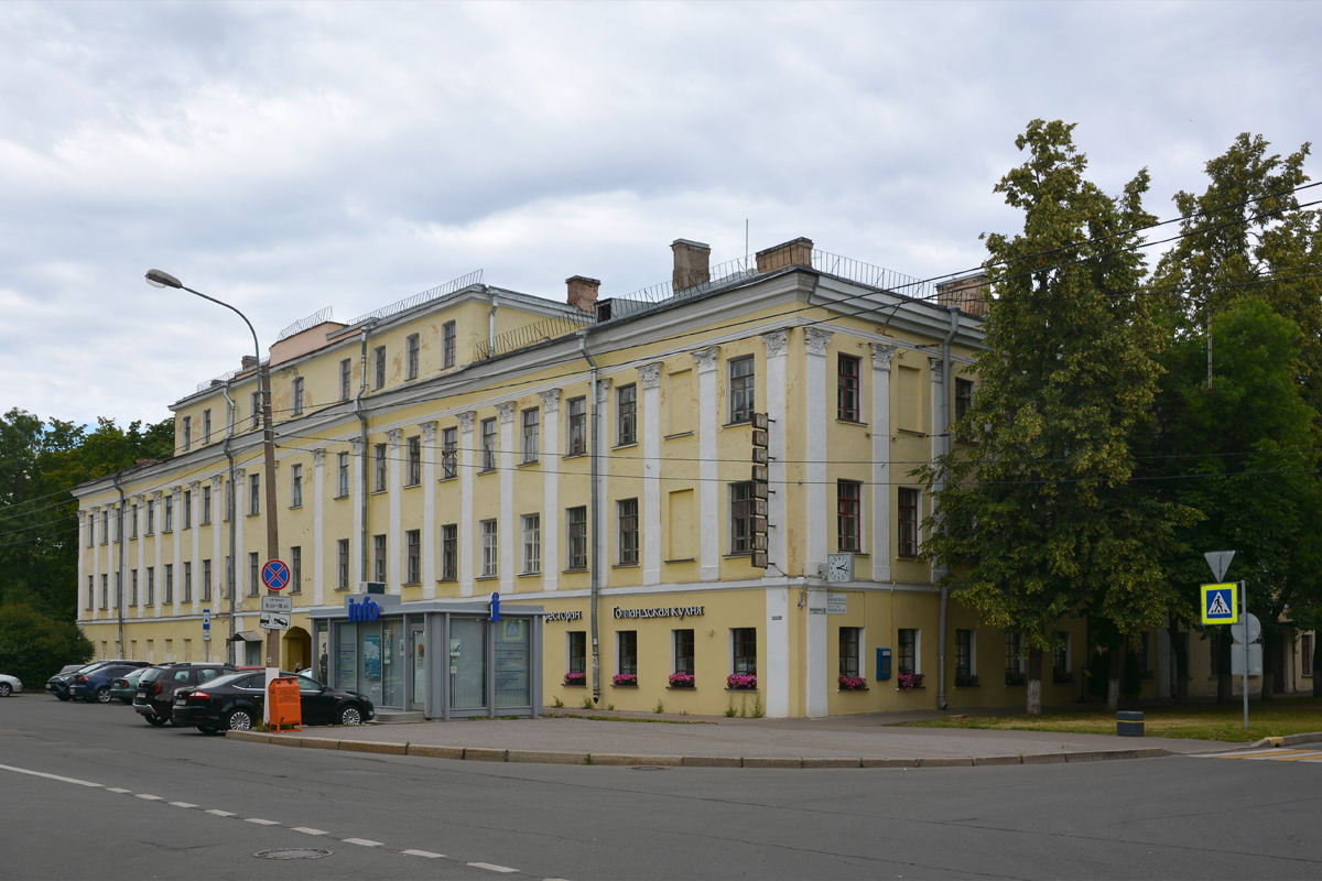 Кронштадт, Коммунистическая улица, 2