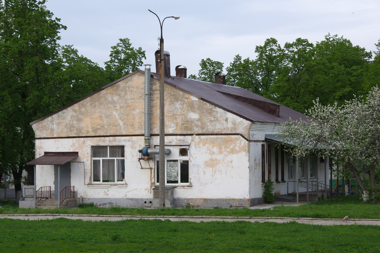Novokuybyshevsk, Улица Миронова, 26 (столовая)