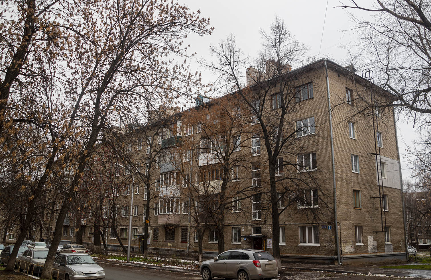 Уфа, Улица 40 лет Октября, 8 / Улица Гончарова, 15