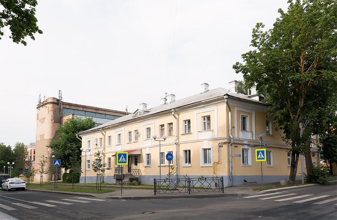 Псков, Георгиевская улица, 6 / Улица Калинина, 8