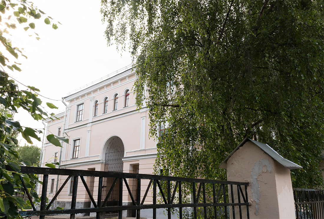 Pskov, Улица Калинина, 5