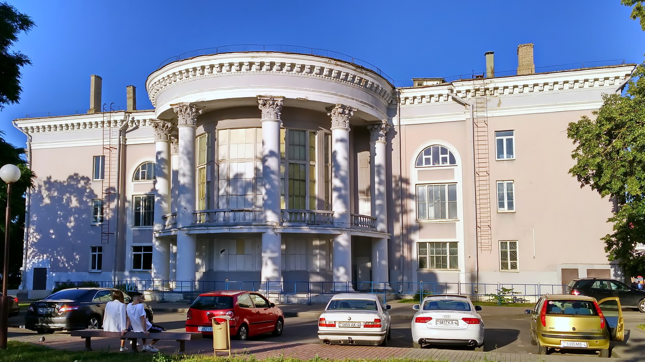 Grodna, Советская площадь, 6