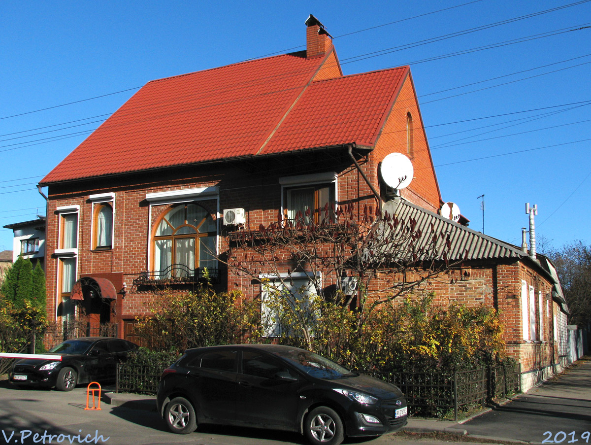 Charków, Новгородская улица, 21 / Коломенская улица, 60