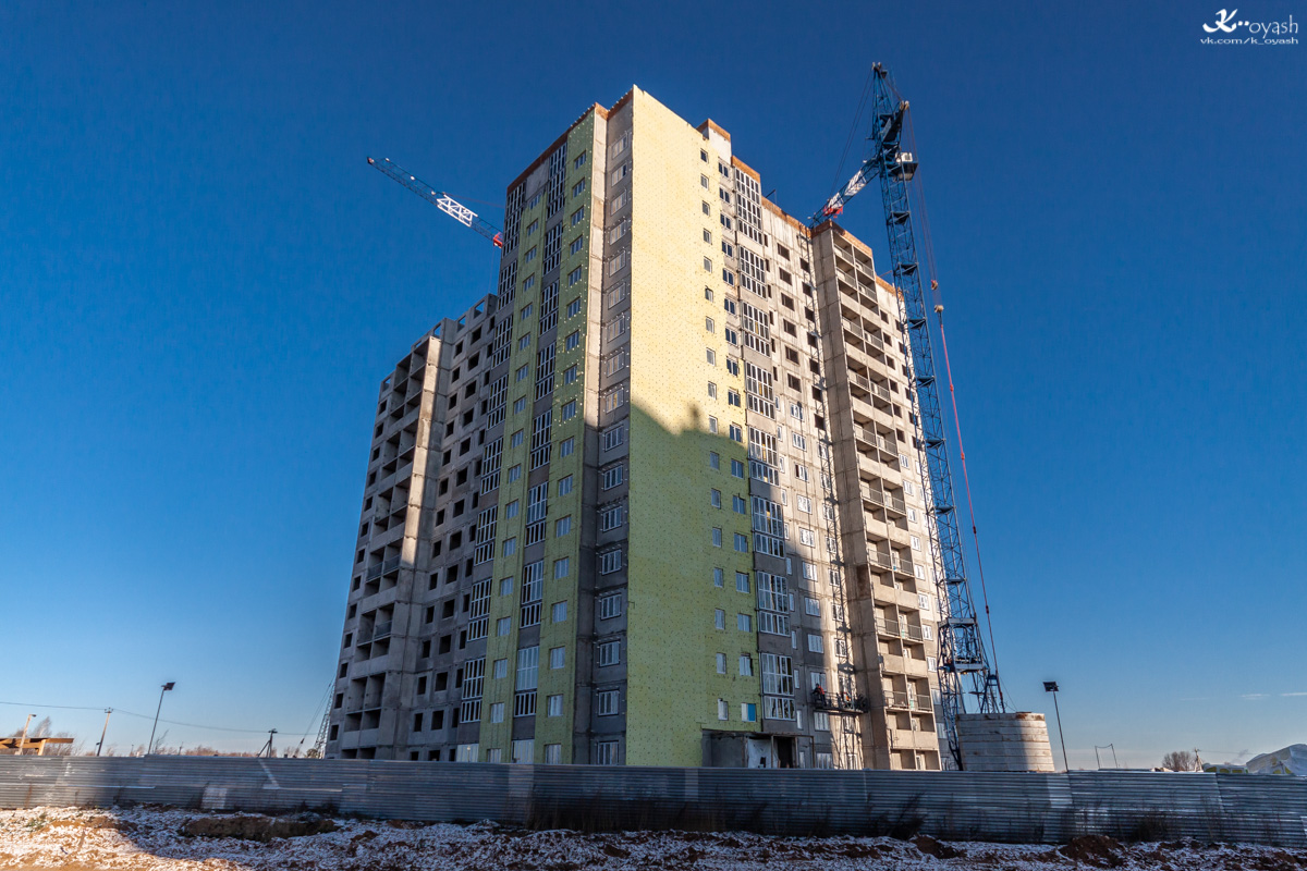 Kazan, Проспект Ильгама Шакирова, 12 / Улица Альфии Авзаловой, 4