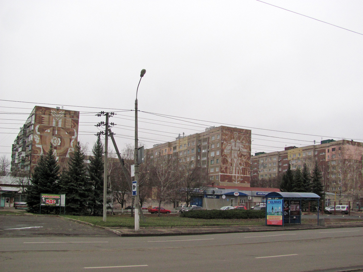 Краматорск, Краматорский бульвар, 1; Краматорский бульвар, 3. Монументальное искусство (мозаики, росписи, барельефы, сграфито)