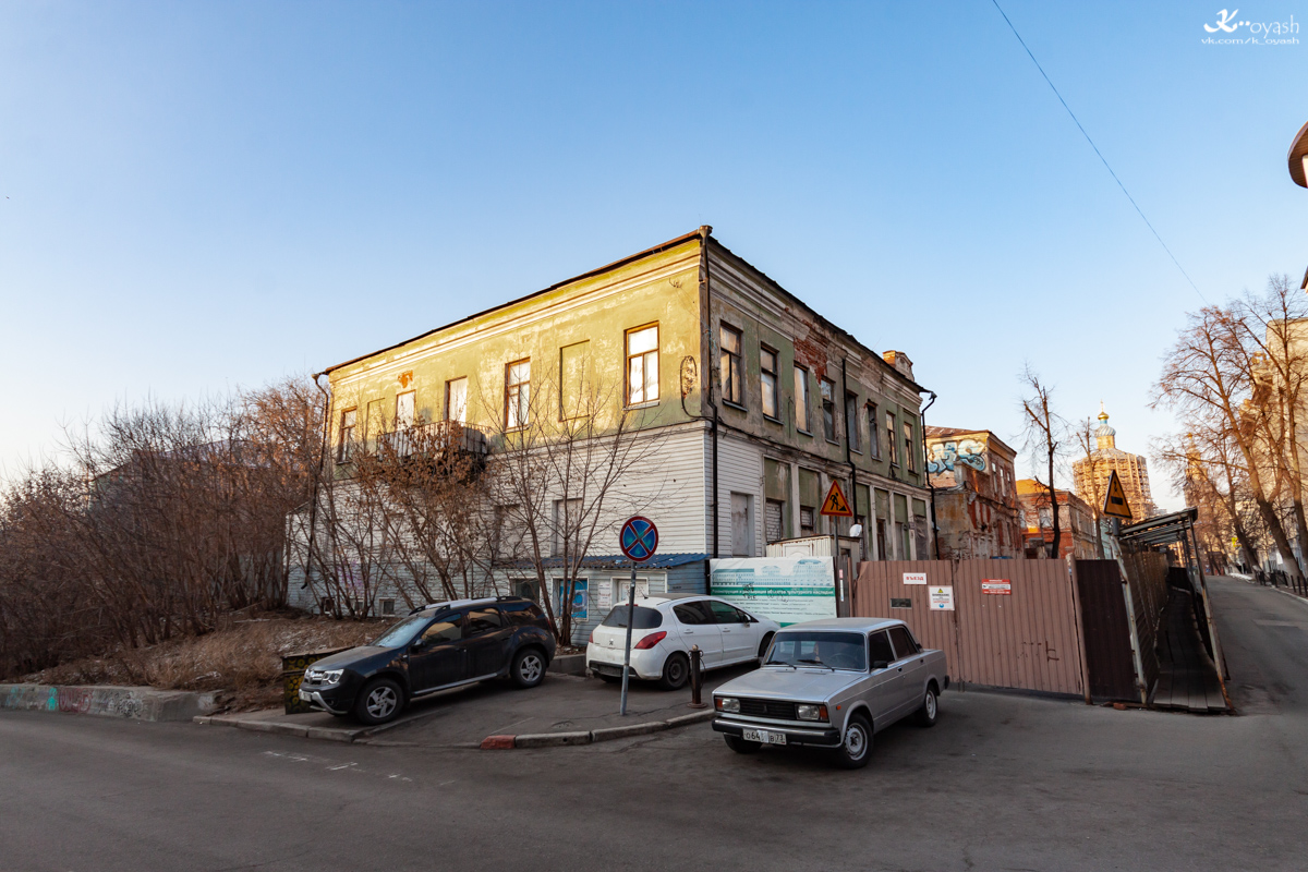 Казань, Улица Рахматуллина, 8 / Улица Кави Наджми, 11