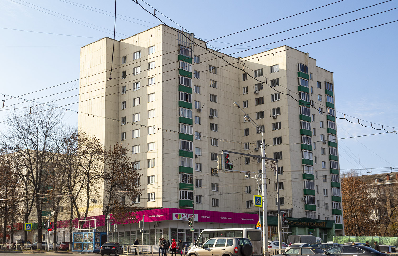 Уфа, Проспект Октября, 135 / Улица Чудинова, 18