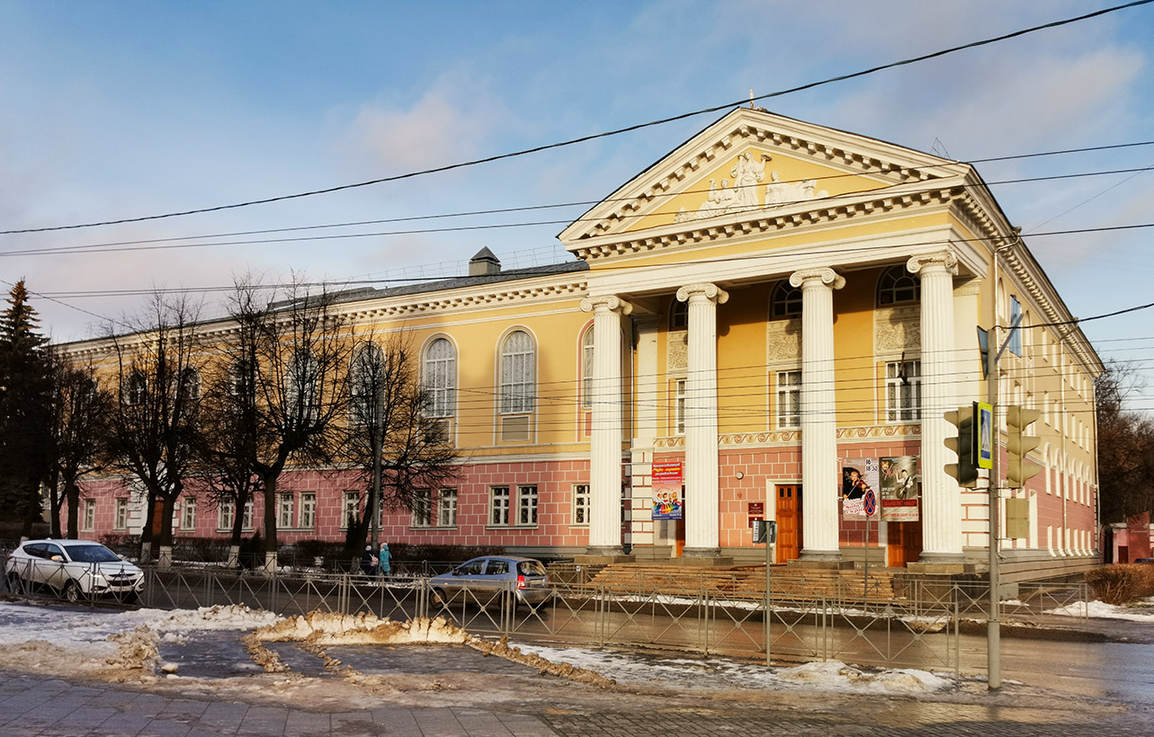 Йошкар-Ола, Комсомольская улица, 128 / Улица Пушкина, 26