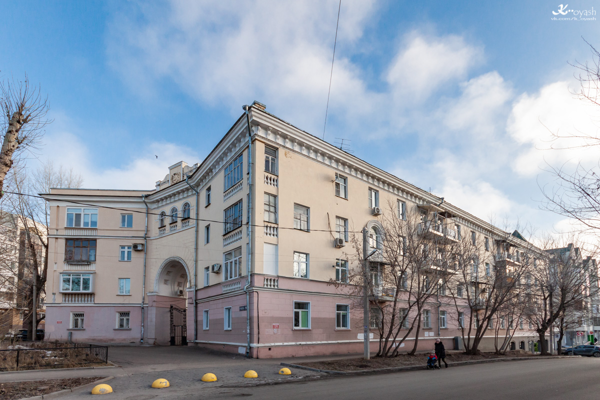 Казань, Улица Лесгафта, 2 / Улица Айвазовского, 17; Улица Айвазовского, 19 Казань, Улица Лесгафта, 2 / Улица Айвазовского, 17; Улица Айвазовского, 19