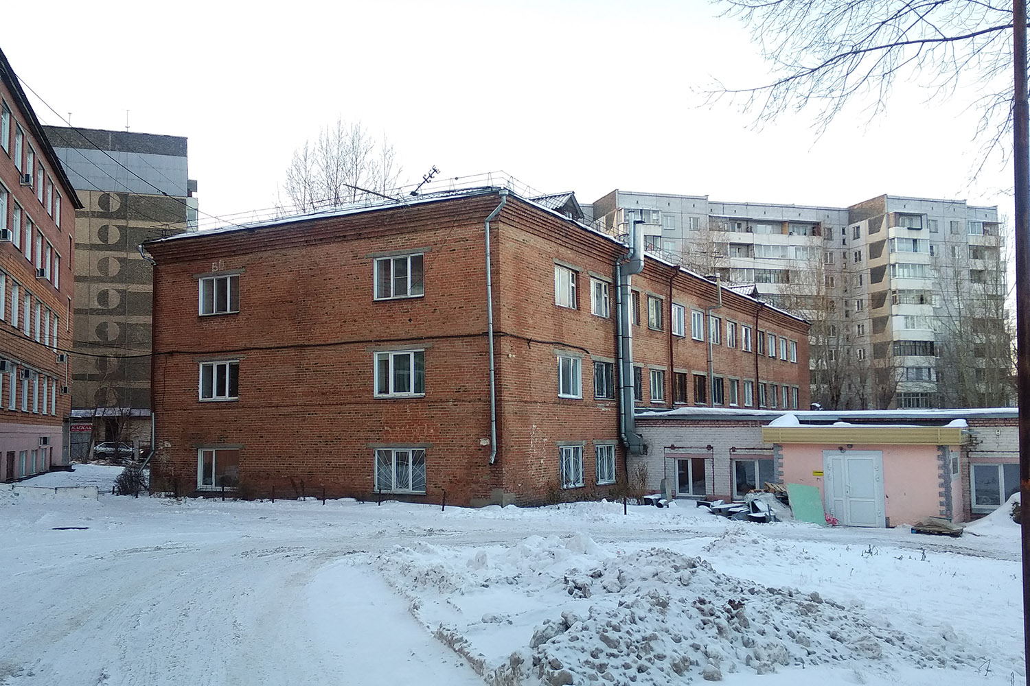 Красноярск, Улица Курчатова, 15/1
