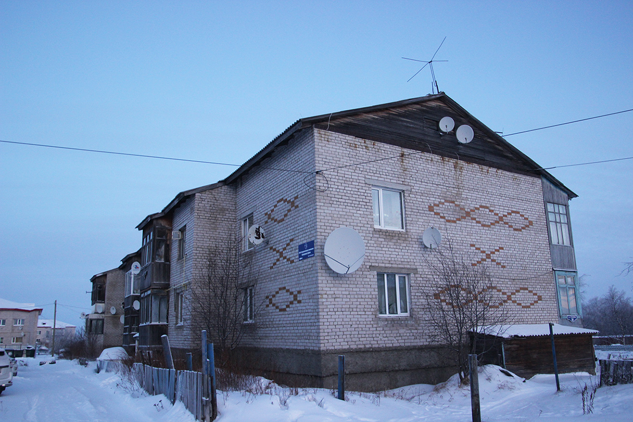Искателей, Улица Губкина, 30