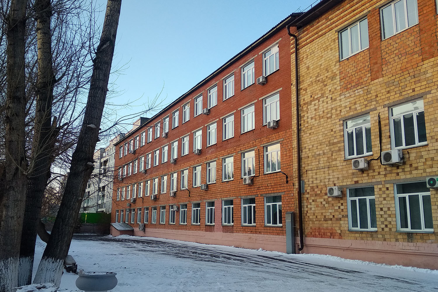 Красноярск, Улица Курчатова, 15