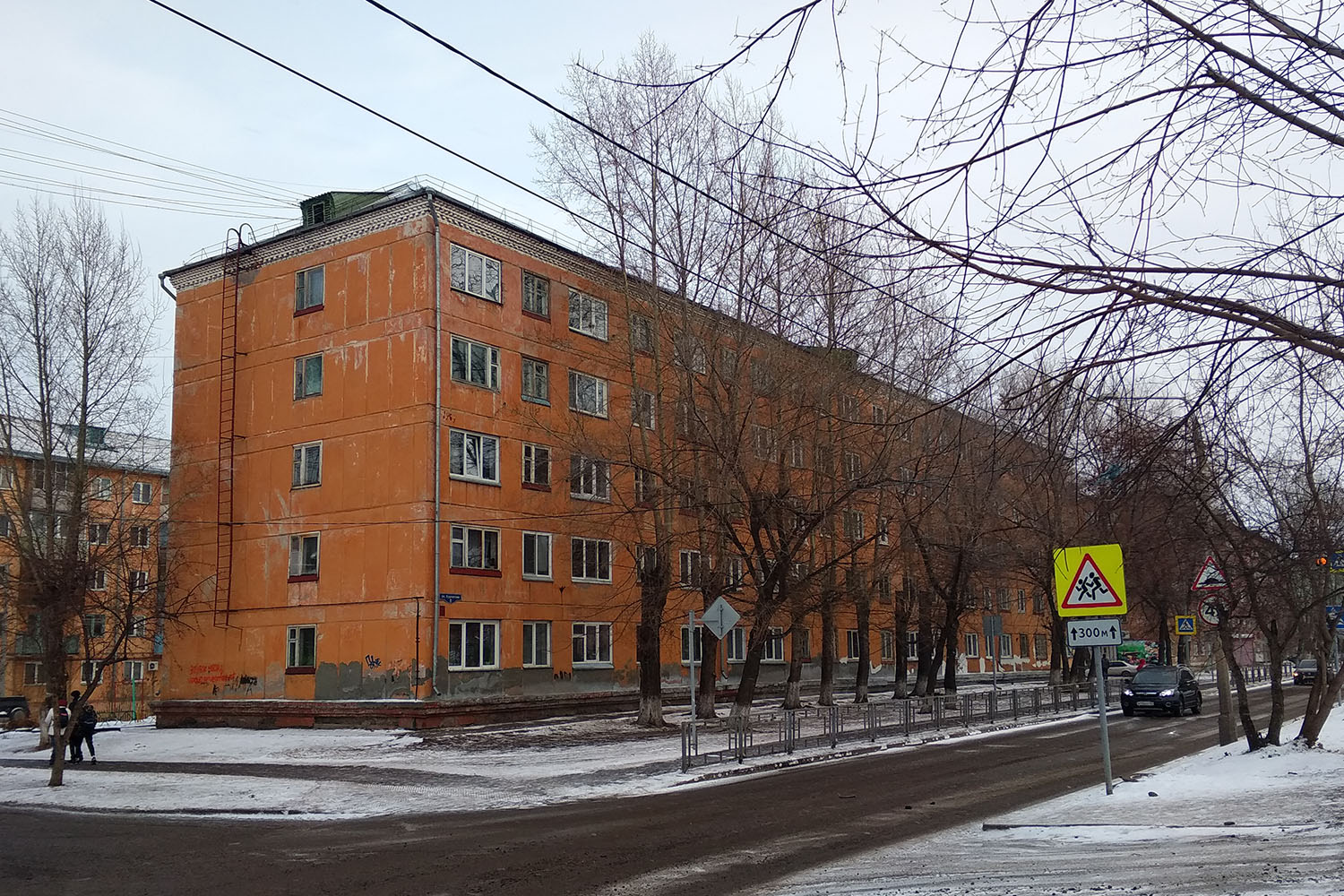 Красноярск, Улица Курчатова, 8
