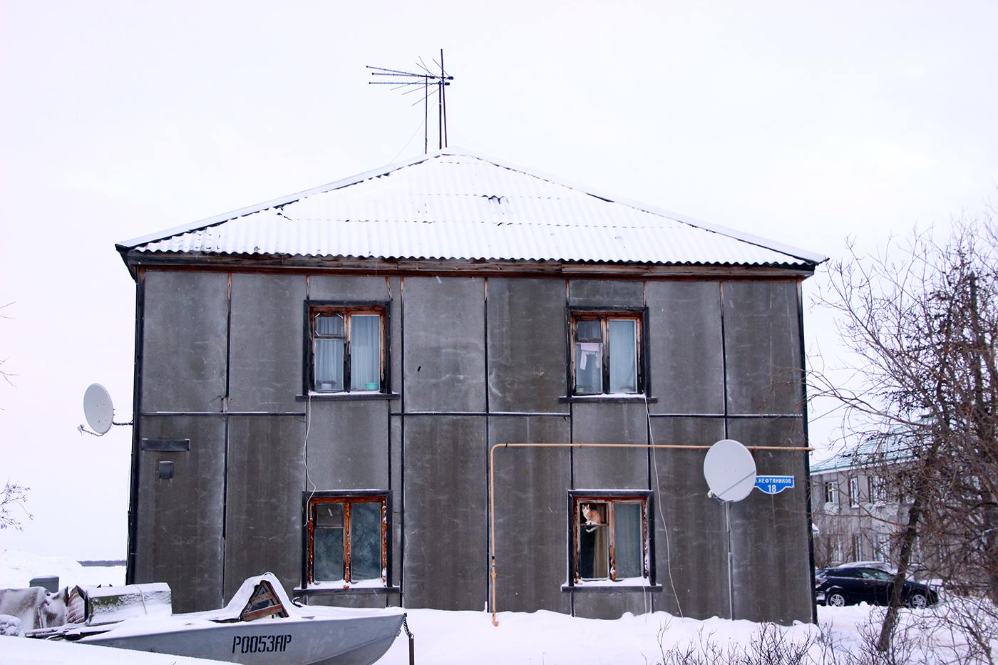 Iskateley, Улица Нефтяников, 18
