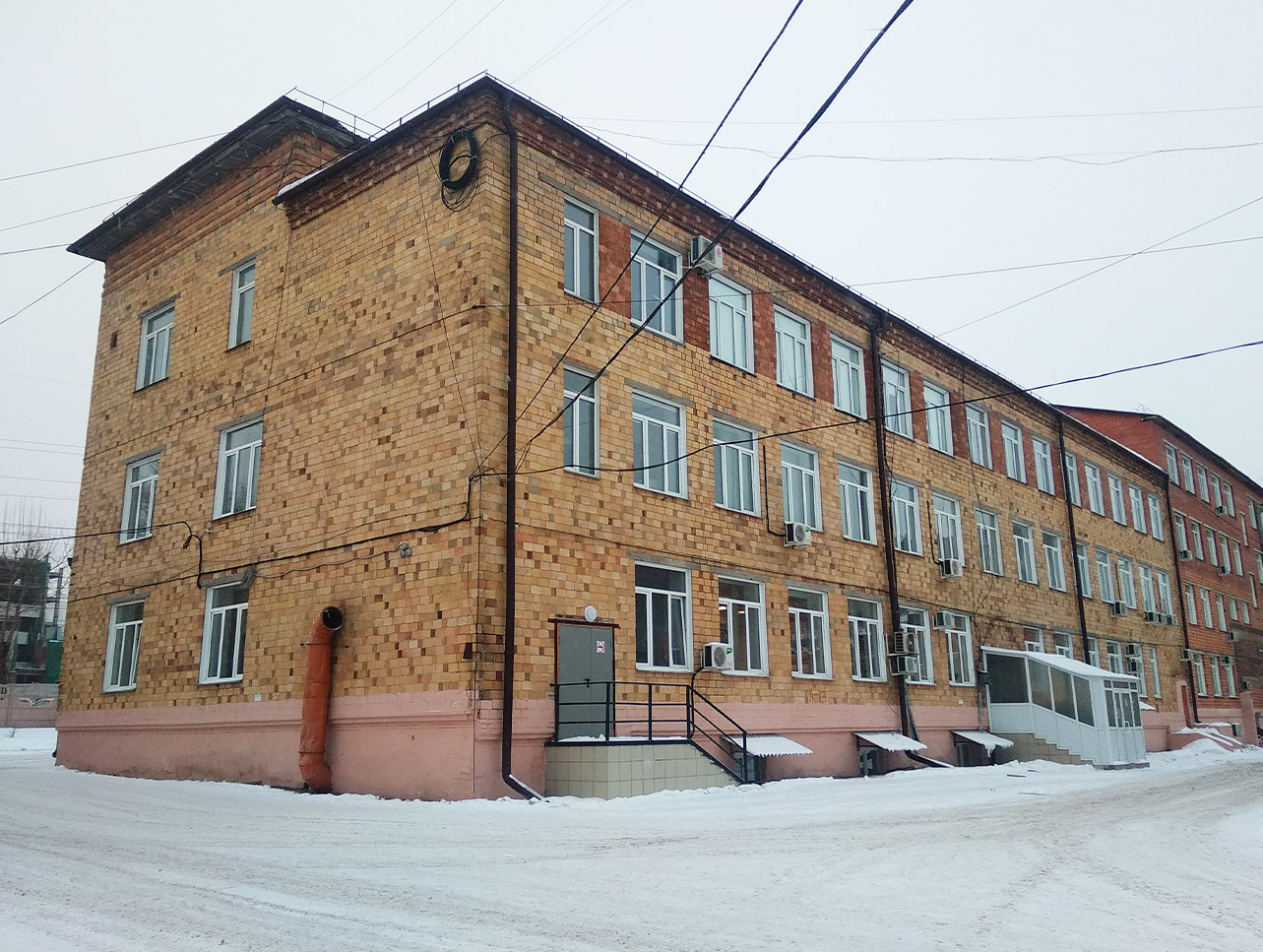 Красноярск, Улица Курчатова, 15
